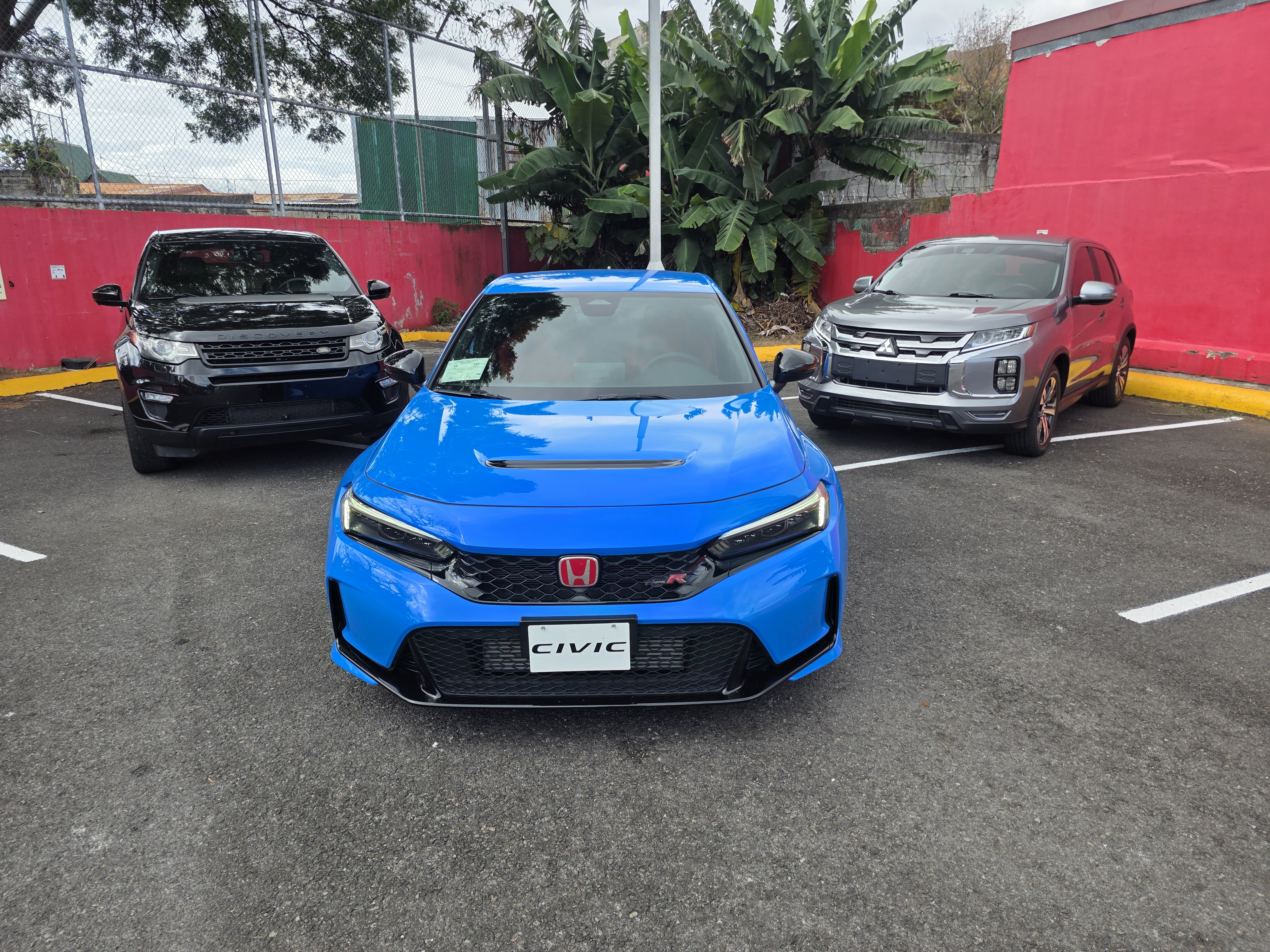 🥇 Honda Civic Type R 2025, 🥈 Land Rover Discovery Sport 2016 y🥉Mitsubishi Outlander Sport 2021